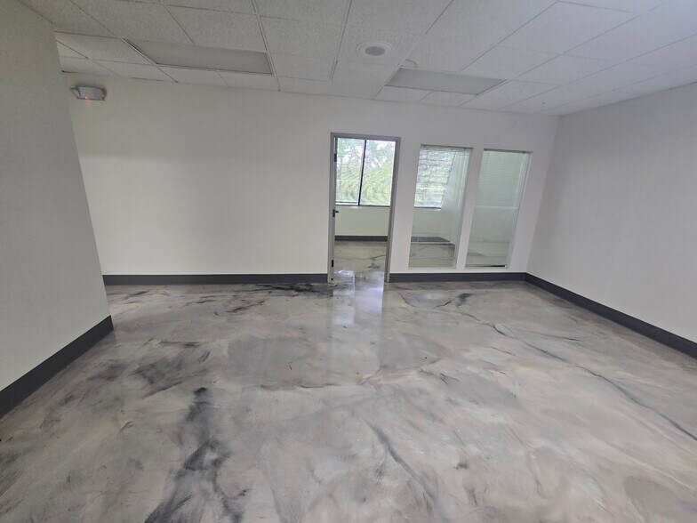 More Photos Of 2323 Lake Club Dr, Columbus Office For Lease