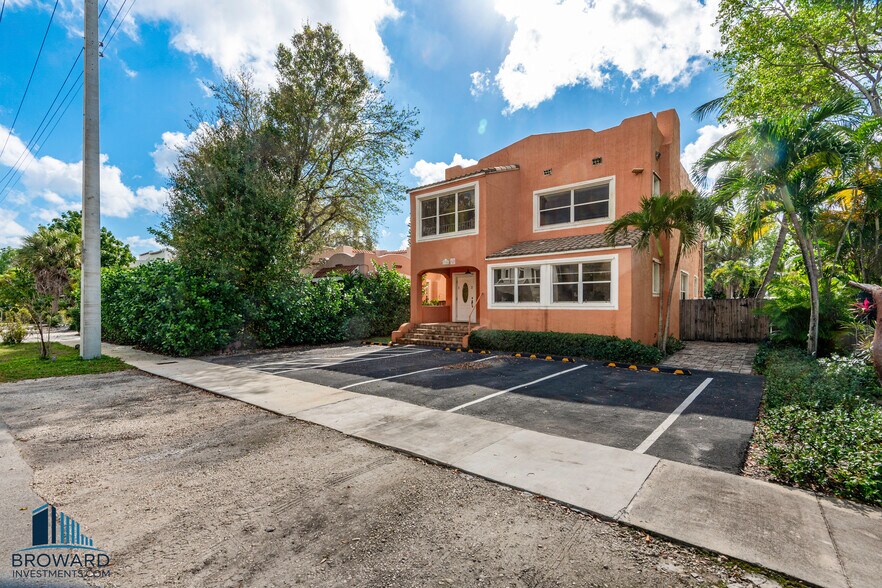 More Photos Of 330 SW 20th St, Fort Lauderdale Multifamily For Sale