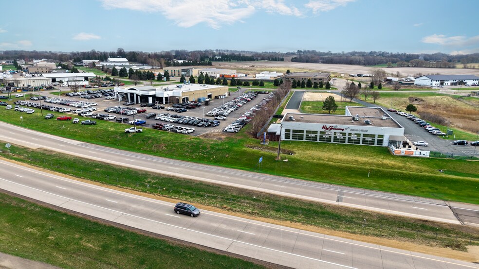 More Photos Of 12260 S Margo Ave, Hastings Showroom For Sale