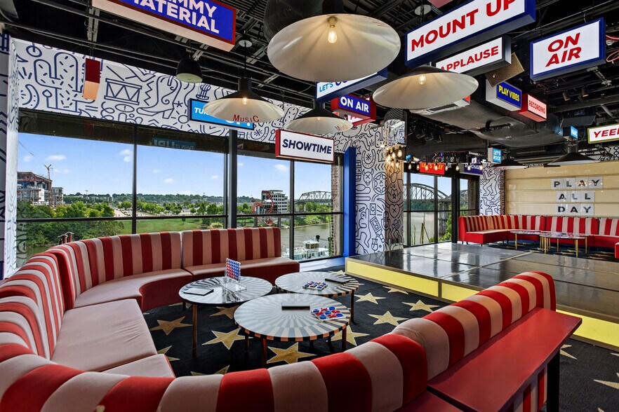 More Photos Of 128-130 2nd Ave N, Nashville Bar For Sale