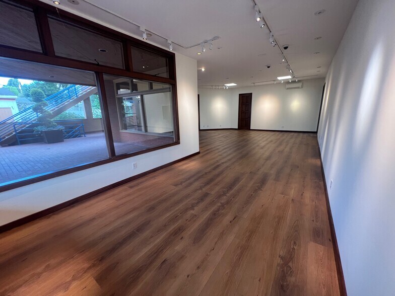 More Photos Of 1540 S Coast Hwy, Laguna Beach Office For Lease