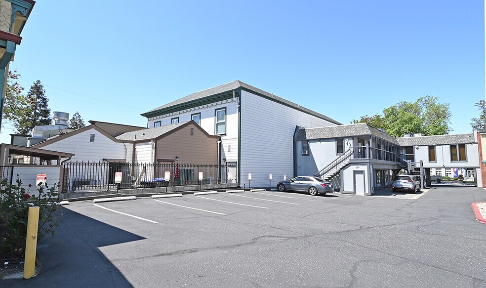 More Photos Of 608 Main St, Pleasanton Storefront Retail Office For Lease