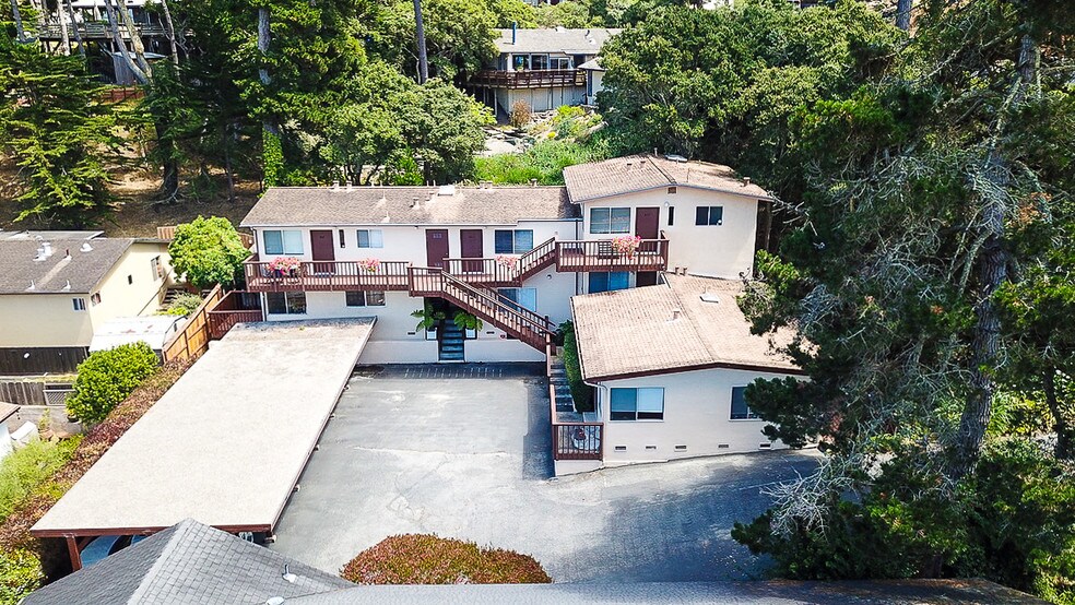 More Photos Of 800-812 Lyndon St, Monterey Apartments For Sale