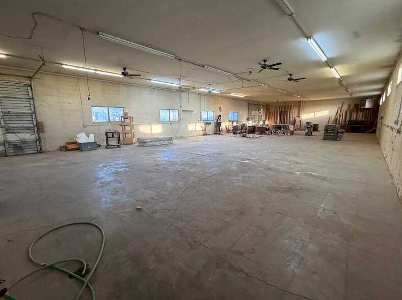 More Photos Of 589 N Geneva Rd, Lindon Warehouse For Sale