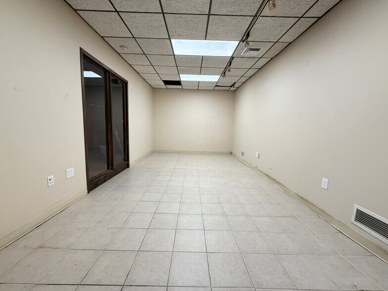 More Photos Of 86 Front St, Hempstead Storefront Retail Office For Sale