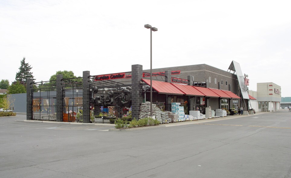 More Photos Of 15550-15574 SE McLoughlin Blvd, Milwaukie Freestanding For Lease