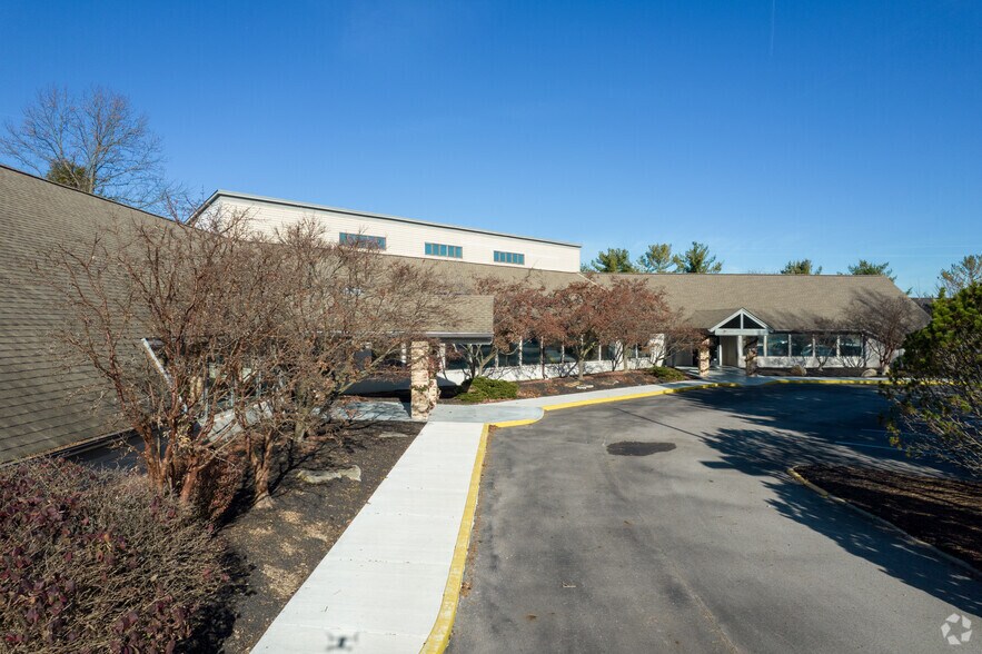 More Photos Of 400 Venture Dr, Lewis Center Office For Lease