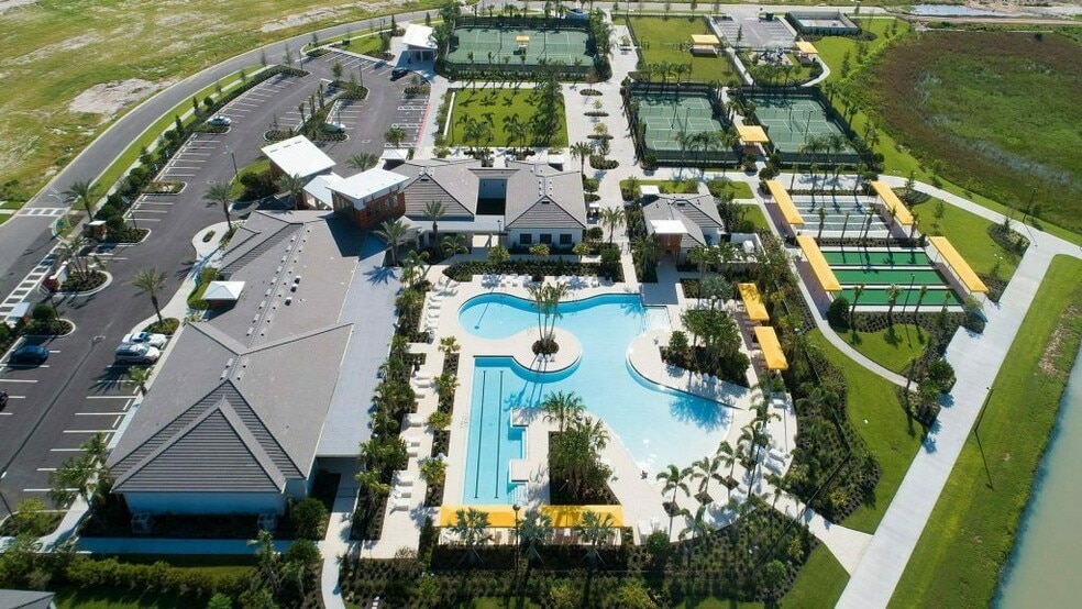 More Photos Of 7950 Wire Rd, Zephyrhills Service Station For Sale