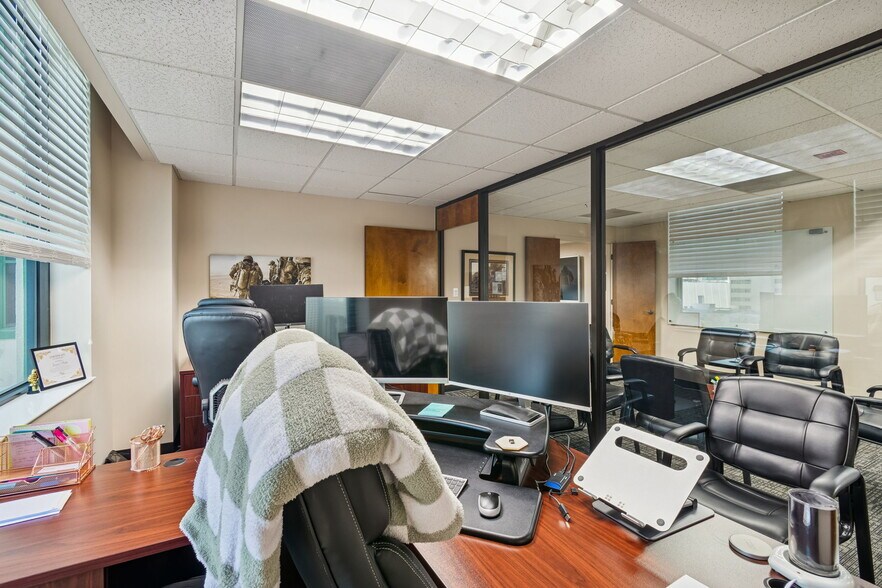More Photos Of 707 N Franklin St, Tampa Office For Sale