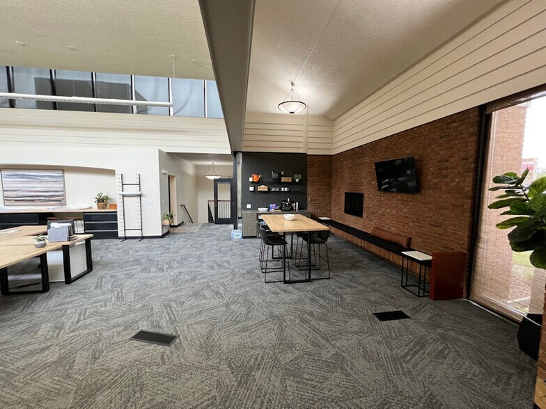 More Photos Of 6850 W Fairview Ave, Boise Office For Sale