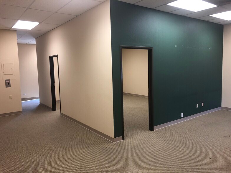 More Photos Of 2760-2790 S Wadsworth Blvd, Lakewood Freestanding For Lease