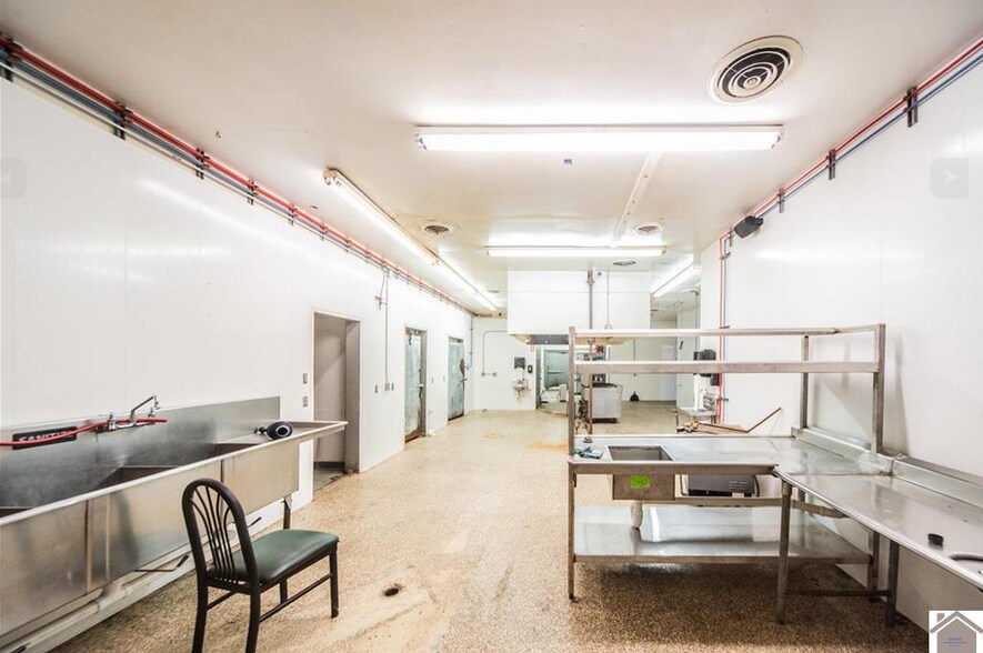 More Photos Of 7052 Benton Rd, Paducah Restaurant For Sale