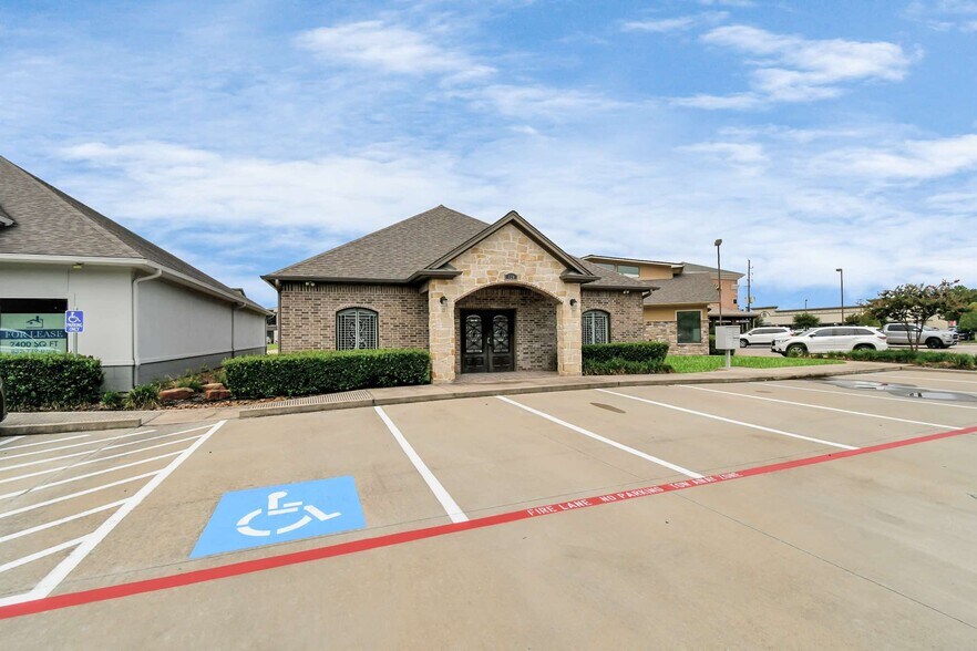 More Photos Of 620 S Peek Rd, Katy Medical For Sale