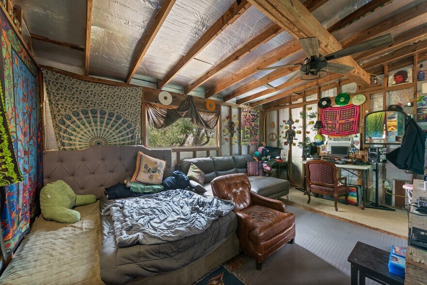 More Photos Of 501 Limestone Ln, Driftwood Specialty For Sale