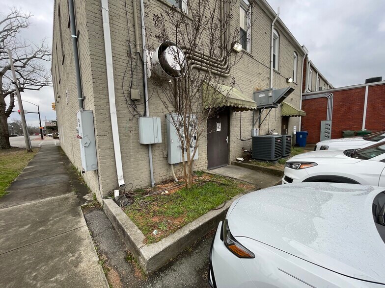 More Photos Of 156 E Carolina Ave, Hartsville Storefront Retail Residential For Lease