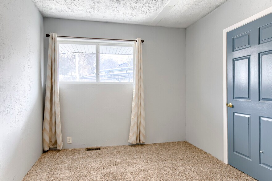 More Photos Of 1127 Merriam Ln, Kansas City Apartments For Sale
