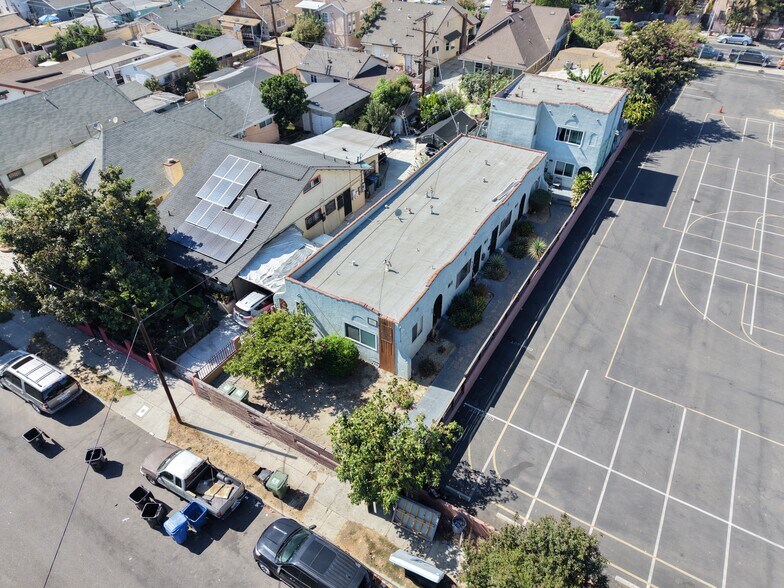 More Photos Of 517 W 42nd Plz, Los Angeles Apartments For Sale