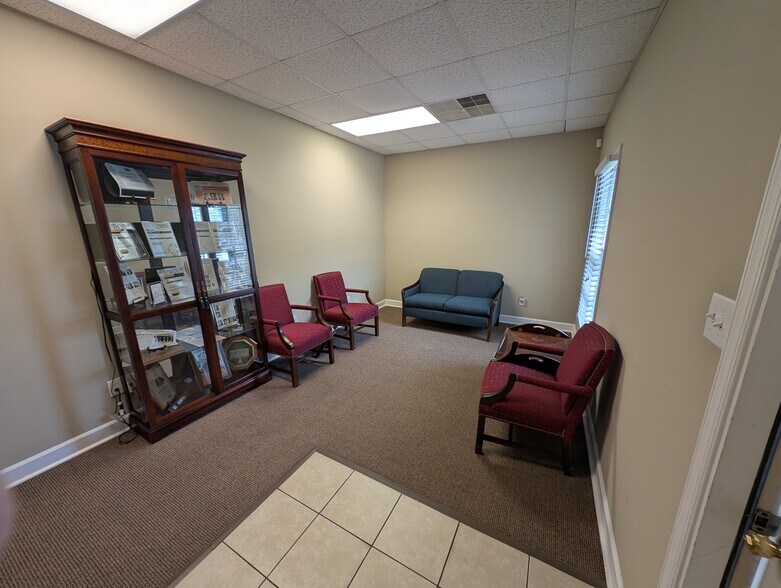 More Photos Of 729 Thimble Shoals Blvd, Newport News Office For Sale