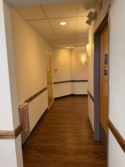 More Photos Of 120 Simsbury Rd, Avon Medical For Lease