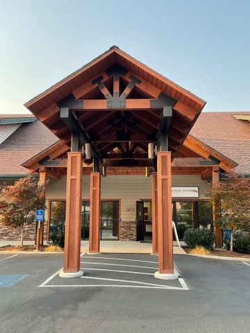 More Photos Of 1879 Williams Hwy, Grants Pass Medical For Sale