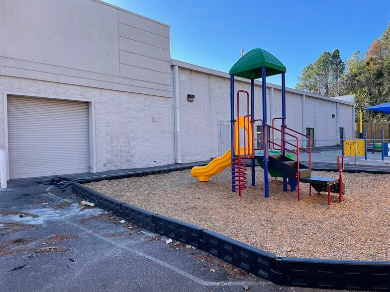 More Photos Of 6701 Crestwood Blvd, Birmingham Freestanding For Sale