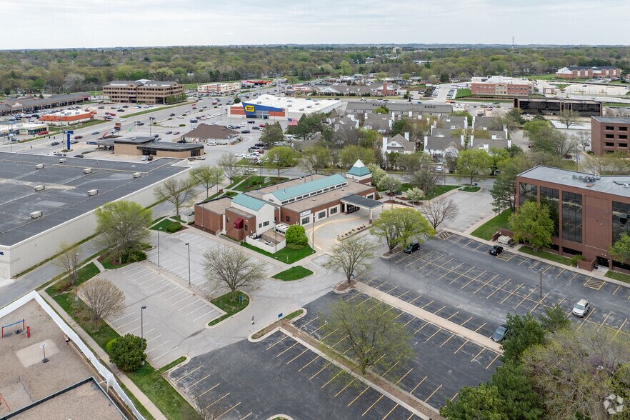More Photos Of 201 S 68th St Pl, Lincoln Medical For Sale