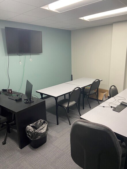 More Photos Of 661 Andersen Dr, Pittsburgh Office For Lease