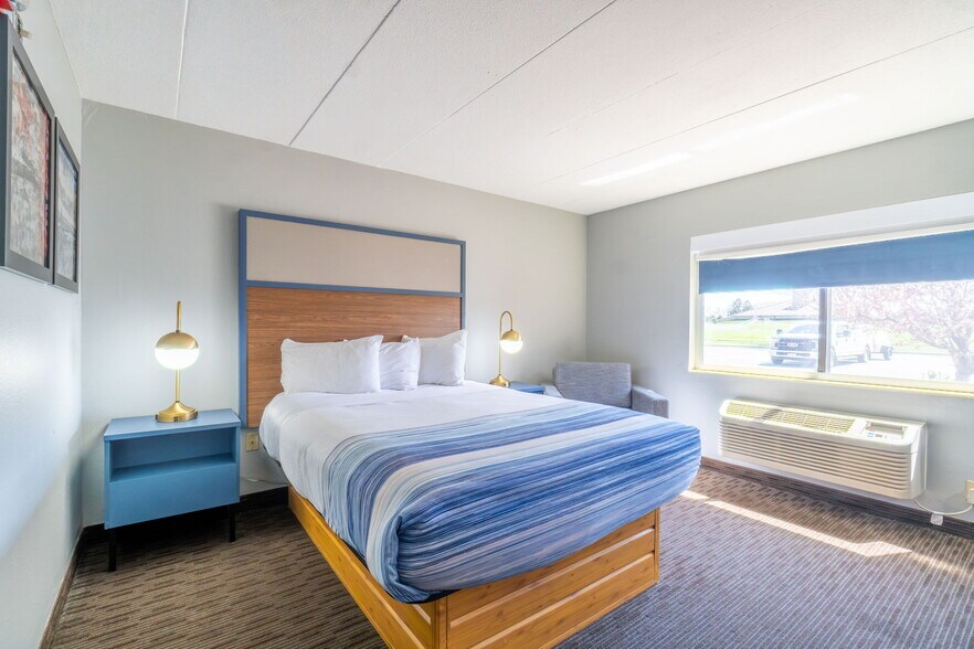 More Photos Of 4230 S Lewis Blvd, Sioux City Hotel For Sale