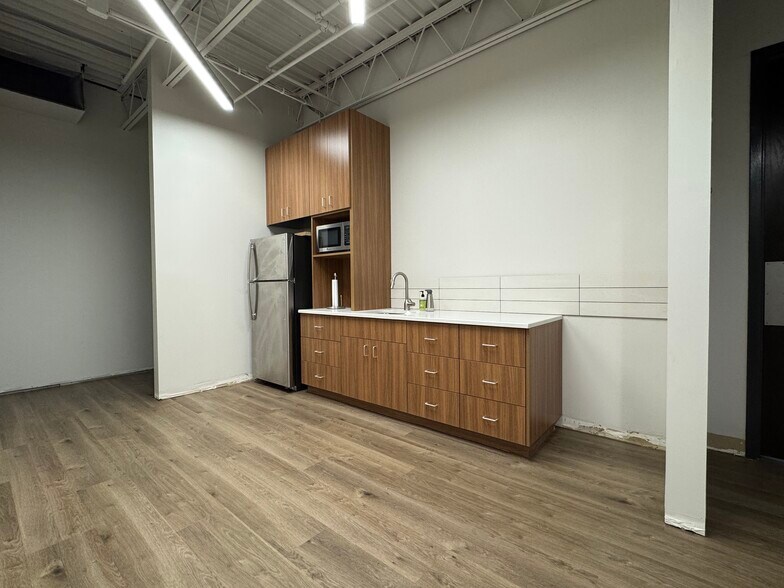 More Photos Of 7250 Metro Blvd, Edina Loft Creative Space For Lease