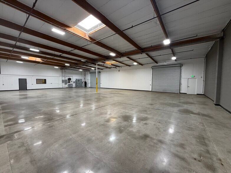 More Photos Of 1405 N Baxter St, Anaheim Warehouse For Sale