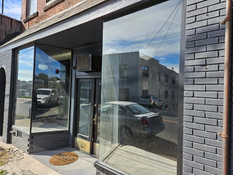 More Photos Of 10 Commerce St, Norwalk General Retail For Sale