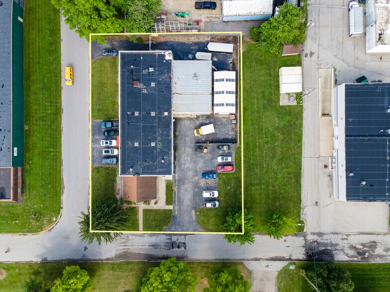 More Photos Of 8180 Country Club Pl, Indianapolis Warehouse For Lease