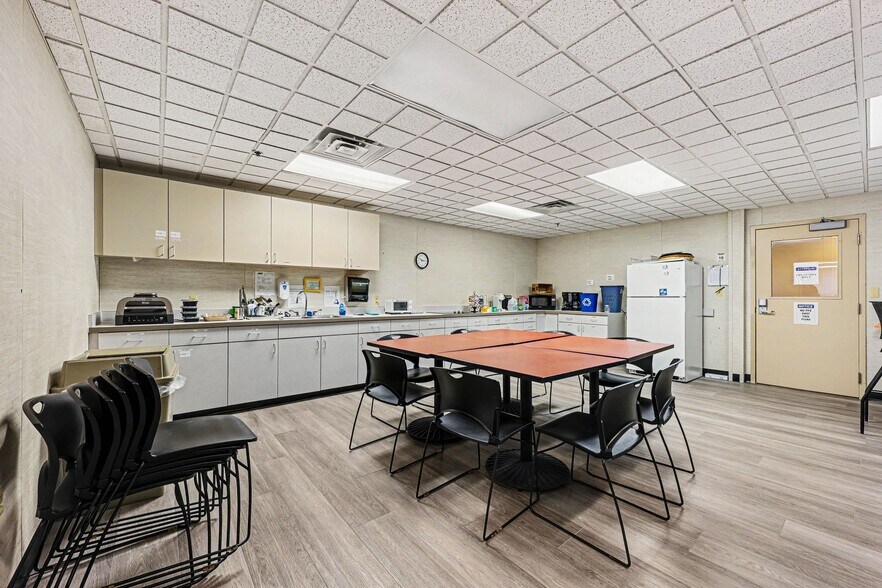 More Photos Of 401 W Morgan Rd, Ann Arbor Research And Development For Sale