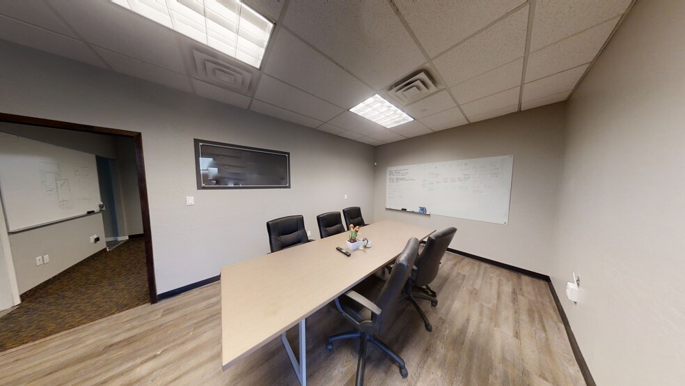 More Photos Of 7825 E Gelding Dr, Scottsdale Light Distribution For Lease