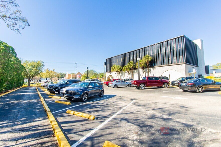 More Photos Of 9385 N 56th St, Temple Terrace General Retail For Lease