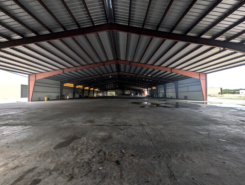More Photos Of 1509 S Byron Butler Pky, Perry Manufacturing For Sale