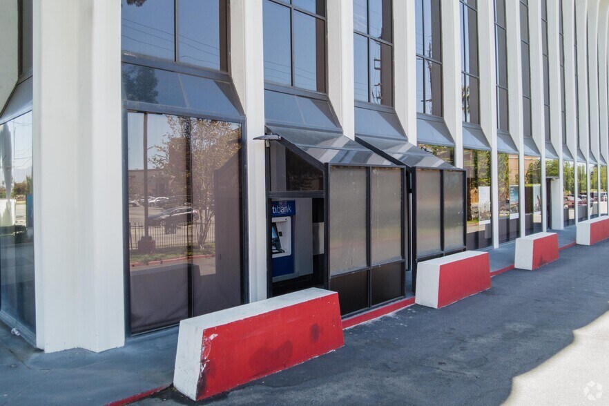 More Photos Of 16800 Devonshire St, Granada Hills Office For Lease