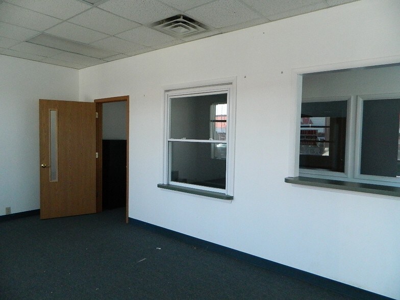 More Photos Of 1761 Goucher St, Johnstown Storefront For Sale