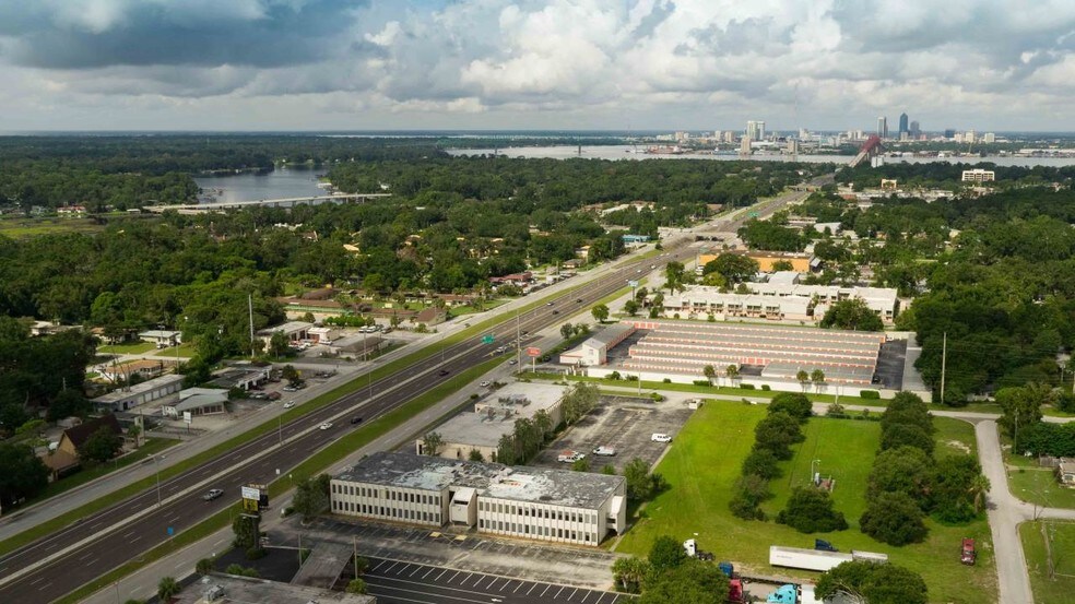 More Photos Of 6501 Arlington Expy, Jacksonville Office Residential For Lease