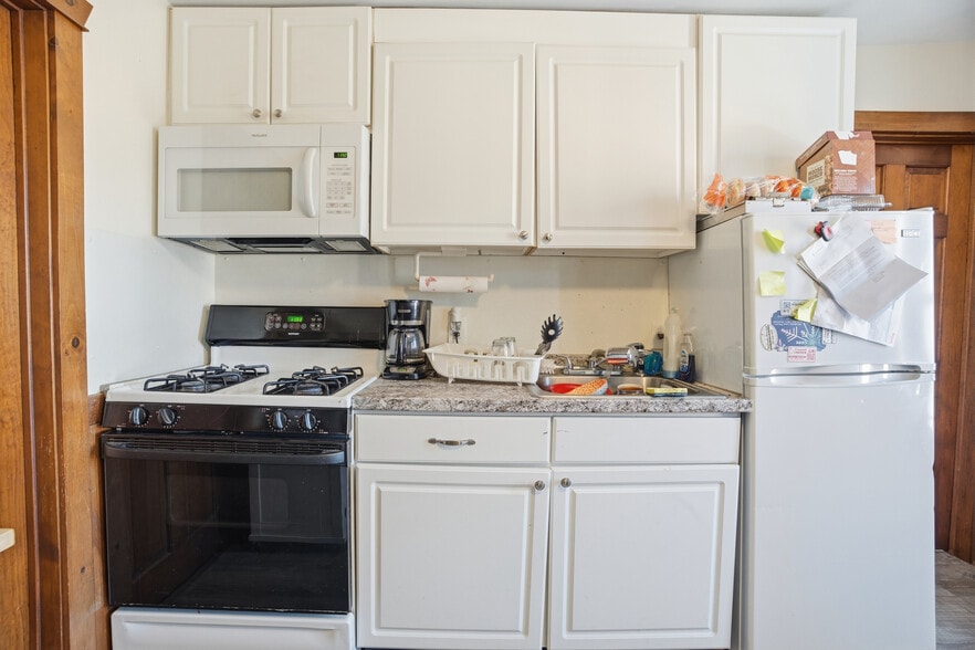 More Photos Of 130 Water St, Warren Apartments For Sale