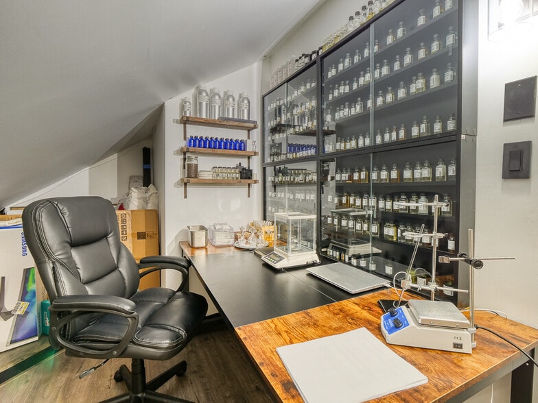 More Photos Of 10850 Pearl Rd, Strongsville Office For Sale