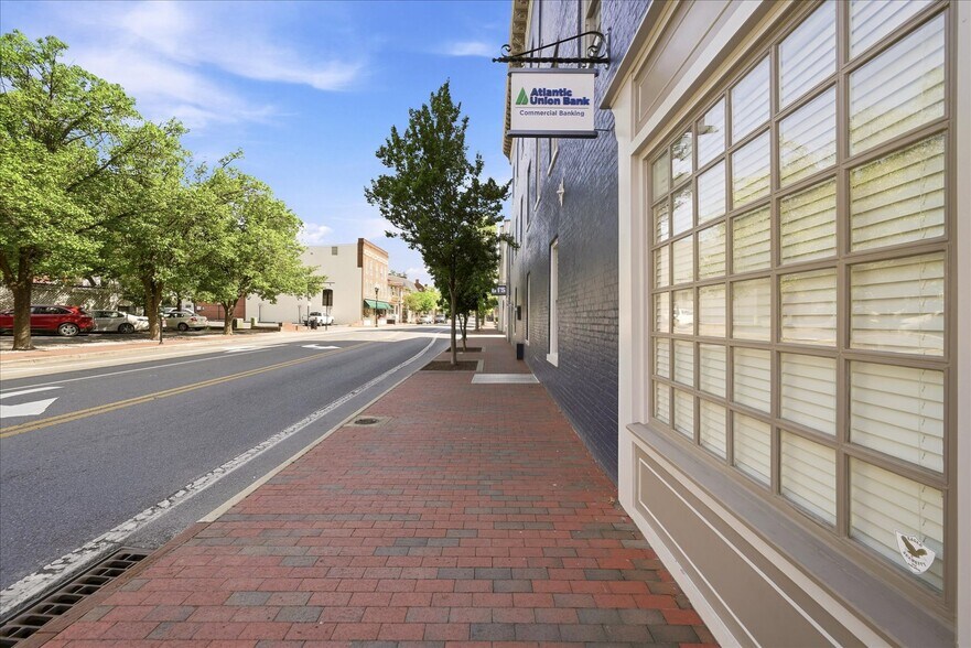 More Photos Of 48 W Boscawen St, Winchester Storefront Retail Office For Sale