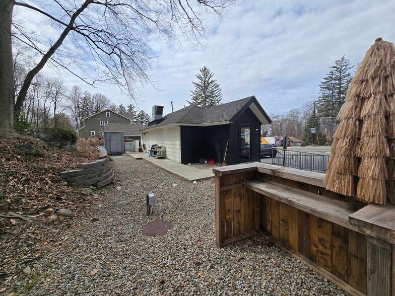 More Photos Of 224 Sparta Ave, Sparta Restaurant For Sale