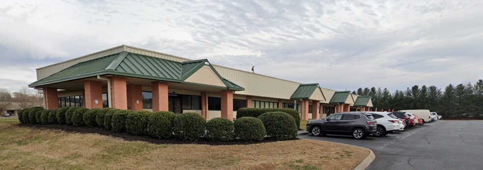 Primary Photo Of 1830 Jack Delozier Dr, Sevierville Flex For Sale