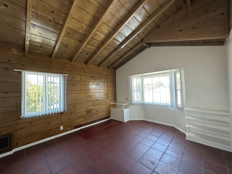 More Photos Of 4114-4120 Beck Ave, Bell Apartments For Sale
