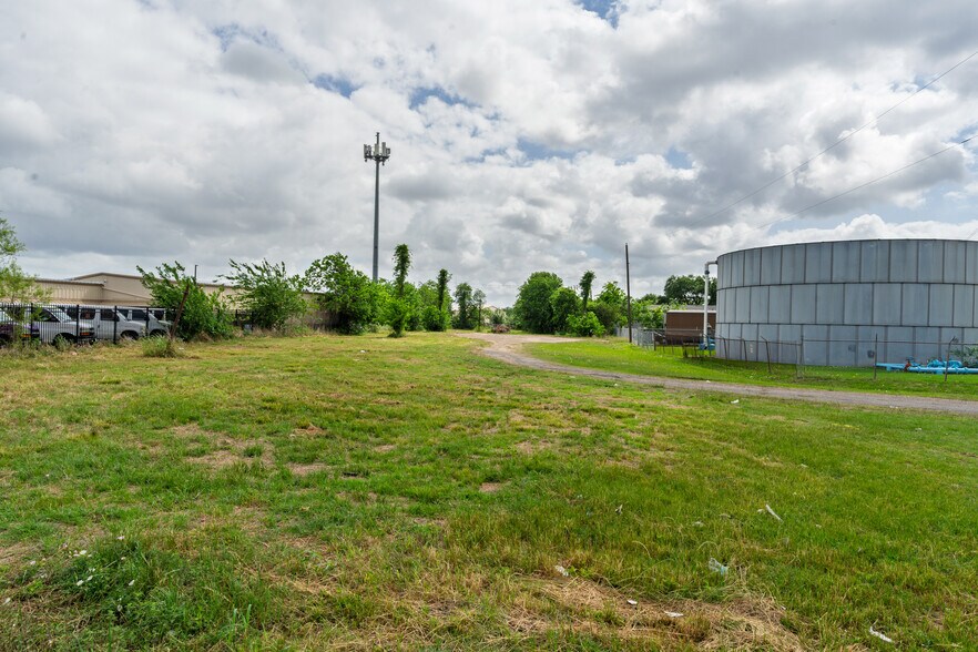 More Photos Of 0 S Shaver St, Pasadena Land For Sale