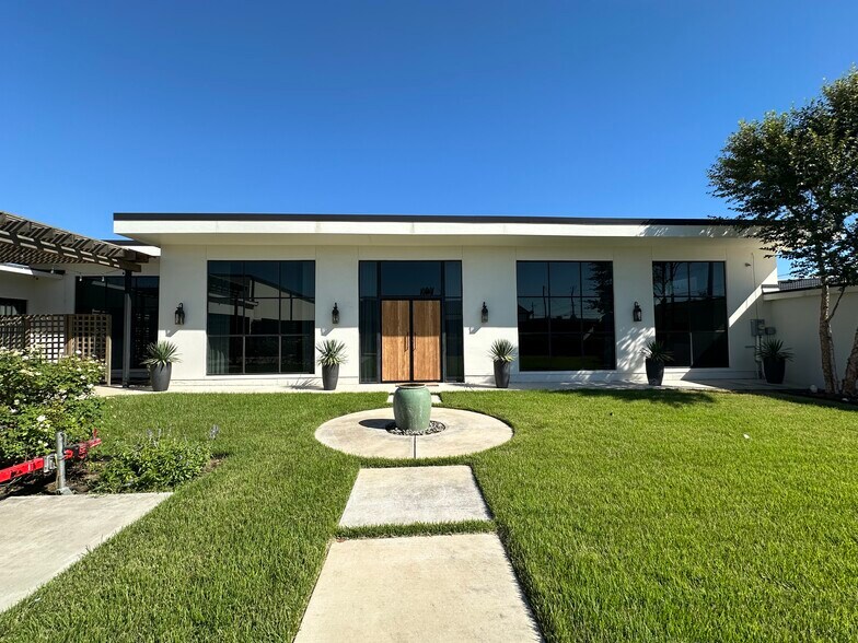 Primary Photo Of 4775 Memphis St, Dallas Light Distribution For Sale