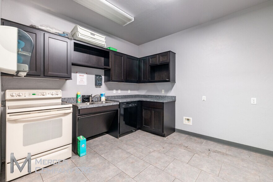 More Photos Of 3300 N Santa Fe Ave, Oklahoma City Warehouse For Sale