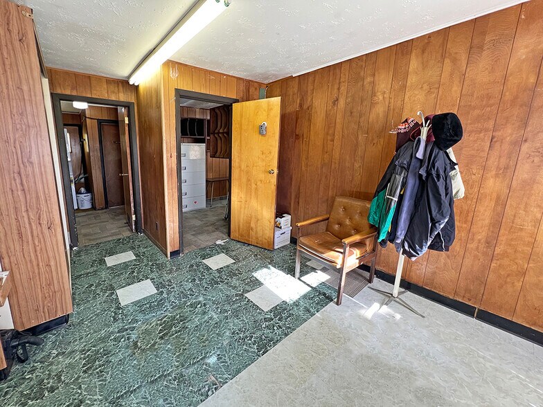 More Photos Of 195 Elm St, Blackfoot Office For Sale