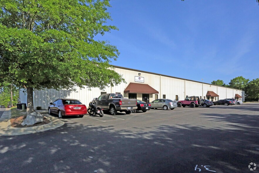 More Photos Of 1220-1230 Perry Rd, Apex Warehouse For Lease